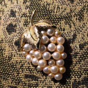 Vintage “Bunch of Grapes” brooch